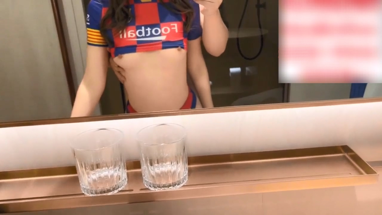 各种视角操体育生，绿帽白袜！身材真是极品一般人比不上，外表清纯靓丽床上风骚 极品尤物