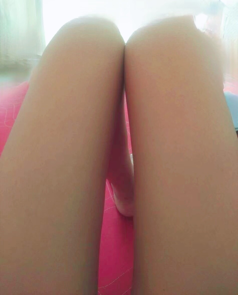 长腿大奶的Y姐，主打歌是寂寞的季节