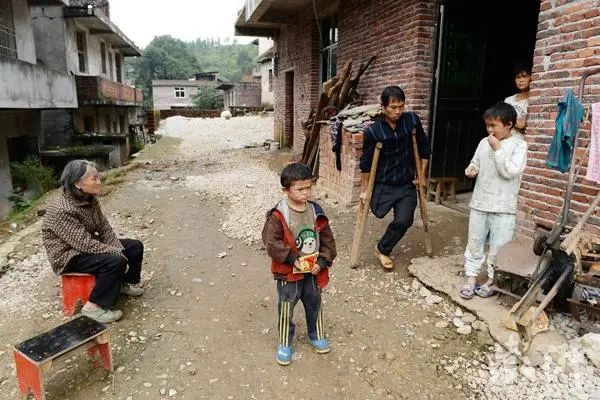 当年被大老板“退养”后，小马云变成了这个样子...