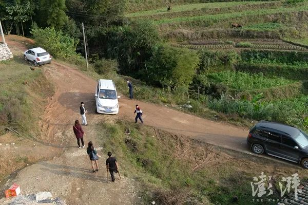 当年被大老板“退养”后，小马云变成了这个样子...