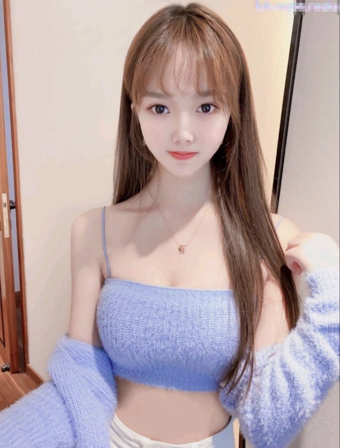 前后齐插3p完美女神 第一次3p,光听对话就老刺激了 单男热火朝天的在老公面前干着