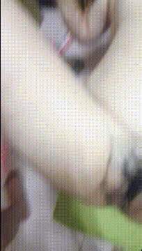 熟女阿姨 皮肤白皙 在家被大肉棒无套输出 鲍鱼超肥