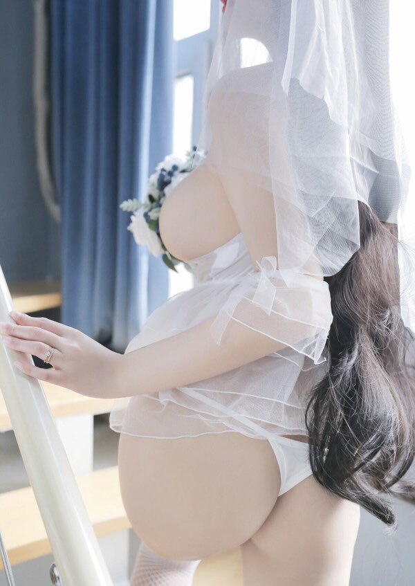 ❤️谁的新娘❤️洁白的婚纱又纯又欲 高颜值反差女神 各种丝袜制服角色扮演性爱私拍