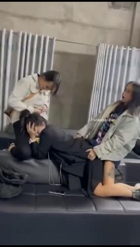 猎奇圈福利视图重磅来袭 各种公共场所人前露出搞怪极限淫乱行为挑战