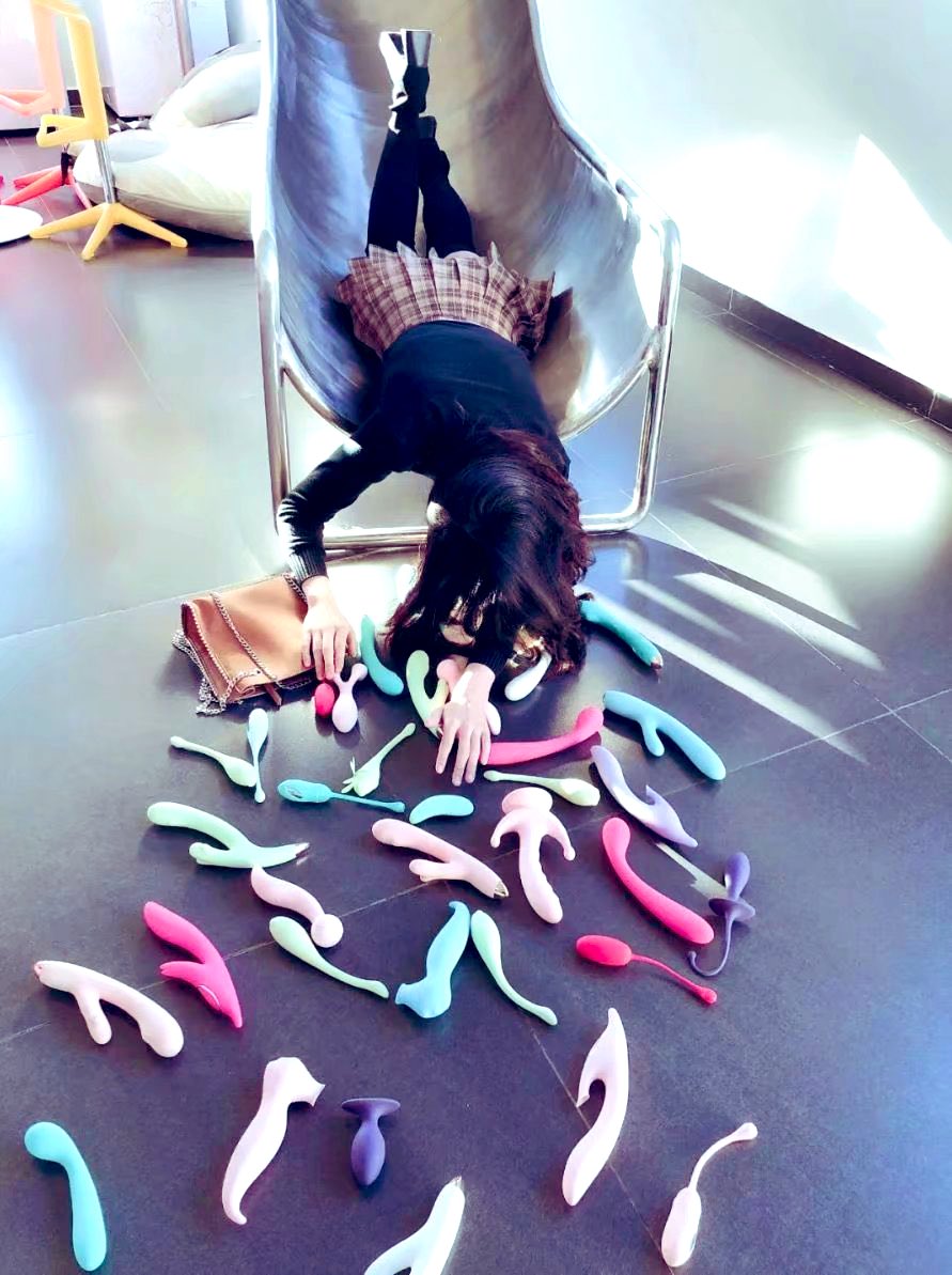 ❤️谁的新娘❤️洁白的婚纱又纯又欲 高颜值反差女神 各种丝袜制服角色扮演性爱私拍