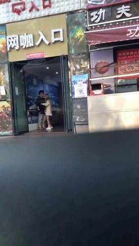 猎奇圈福利视图重磅来袭 各种公共场所人前露出搞怪极限淫乱行为挑战