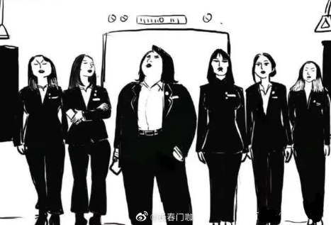 大二女生：被舍友踹私部、跪舔当狗、洗脚洗内裤、暗下避孕药