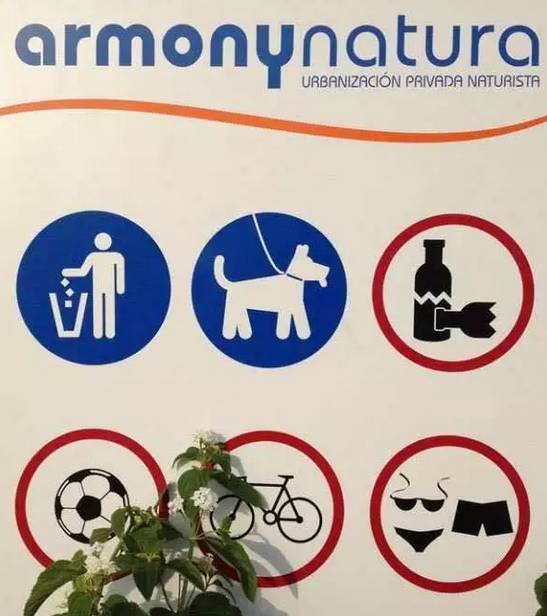 全球最大的裸体小镇，所有男女都禁止穿衣服，违者坐牢罚款！