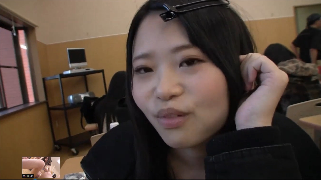 瘋狂的年轻人在健身房集體性交  25名猛男现场PK25名美女