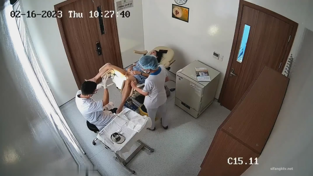 医院妇科检查科摄像头偷拍 几个做阴道检查的年轻美眉