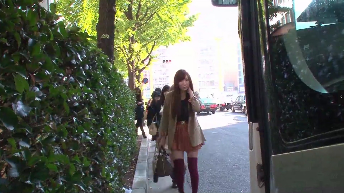 瘋狂的年轻人在健身房集體性交  25名猛男现场PK25名美女