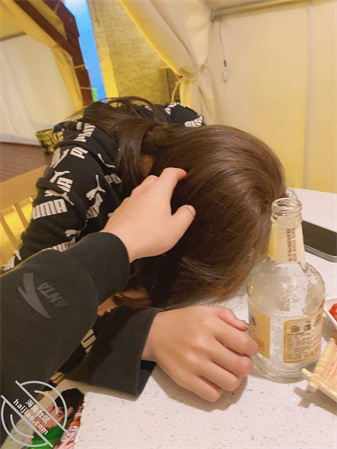 酒后强操长腿翘臀美女同事周周 被发现差点报警