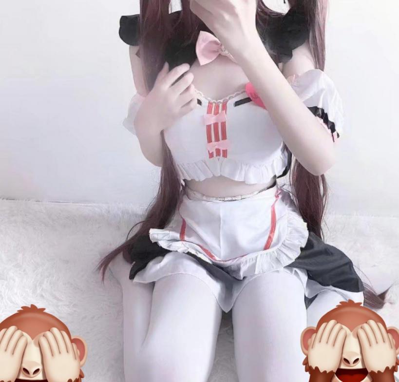 喜欢小骚逼这样坐哥哥身上吗 小骚货主动骑乘哥哥身上深插扭动 看着肉棒在自己小蜜穴进出的样子