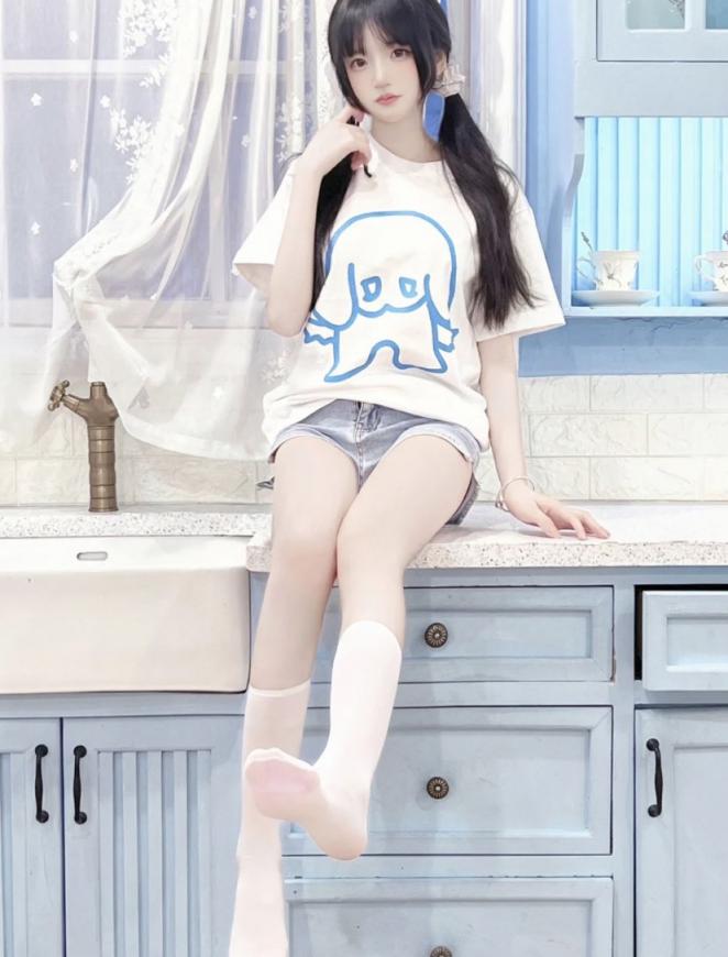 绝世美穴 名器白虎 极品白虎女神 粉嫩无毛小嫩逼 这么可爱的女孩子怎么忍心用大屌怼呢