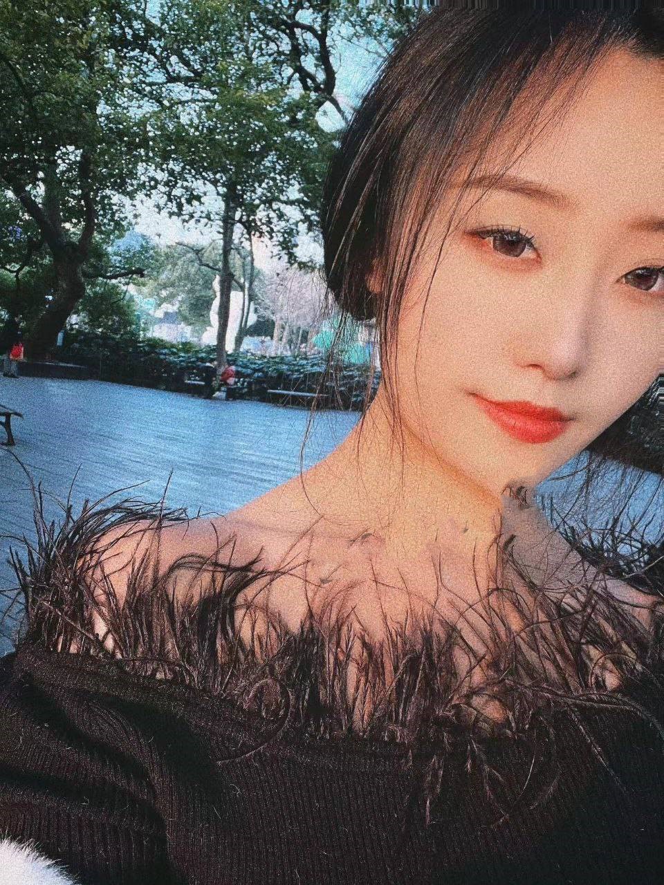 重庆巴南区 某公立幼儿园 幼师杨柯洁 私下是个淫荡母狗