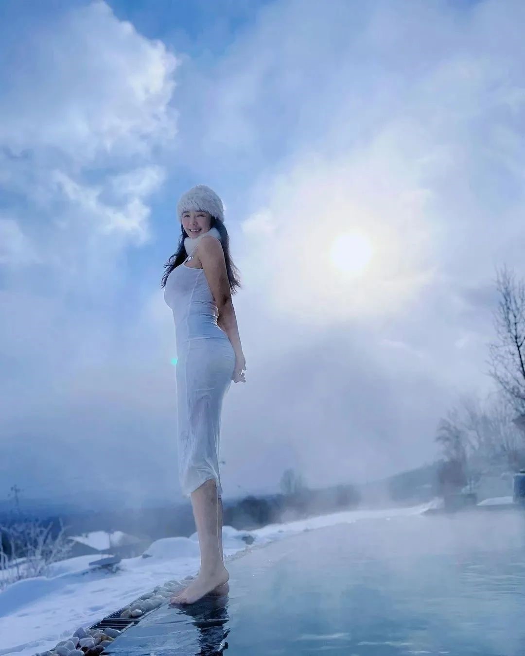 哈登游艇派对，国内四大嫩模投怀送抱