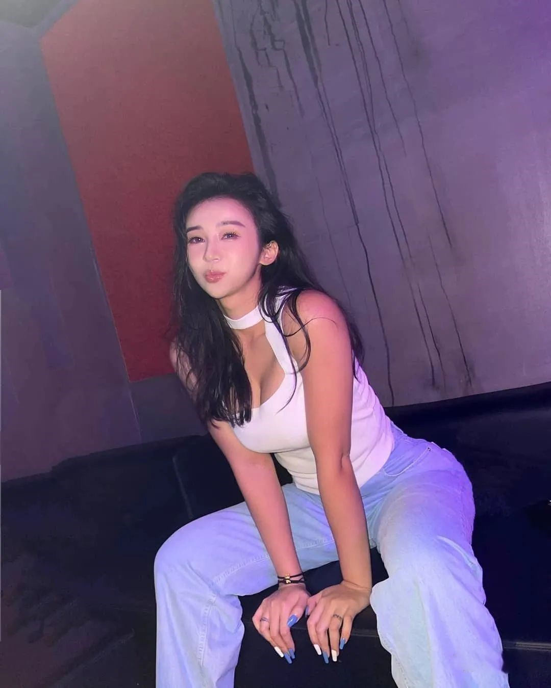 哈登游艇派对，国内四大嫩模投怀送抱