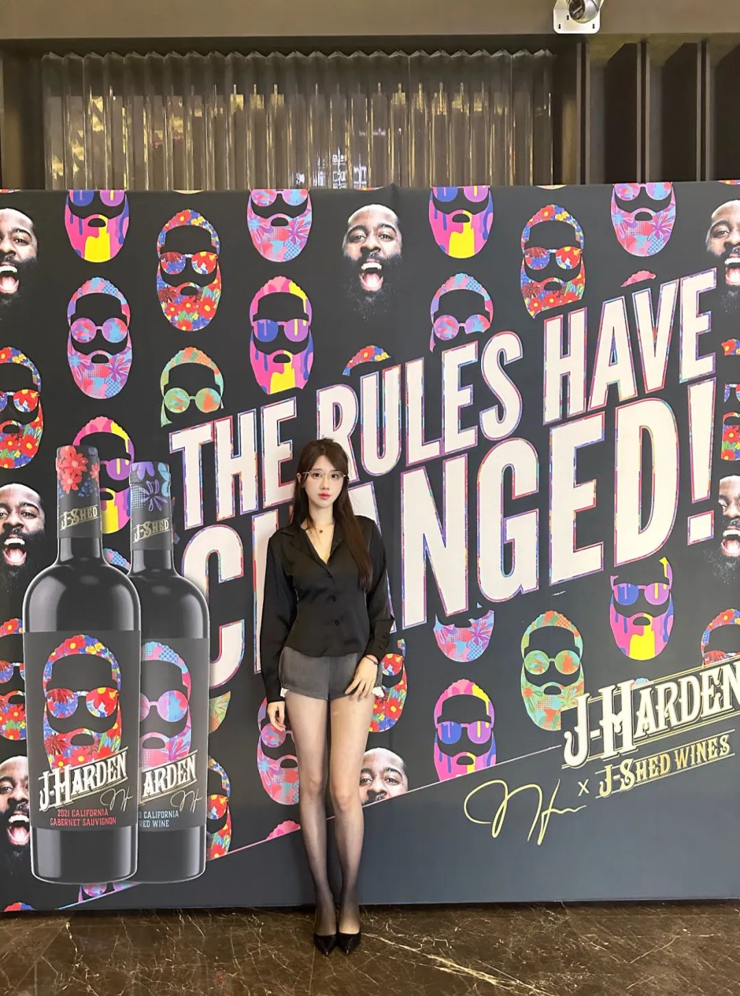 哈登游艇派对，国内四大嫩模投怀送抱