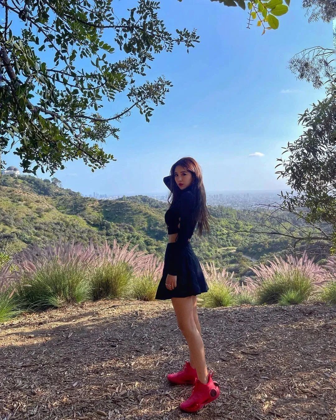 哈登游艇派对，国内四大嫩模投怀送抱