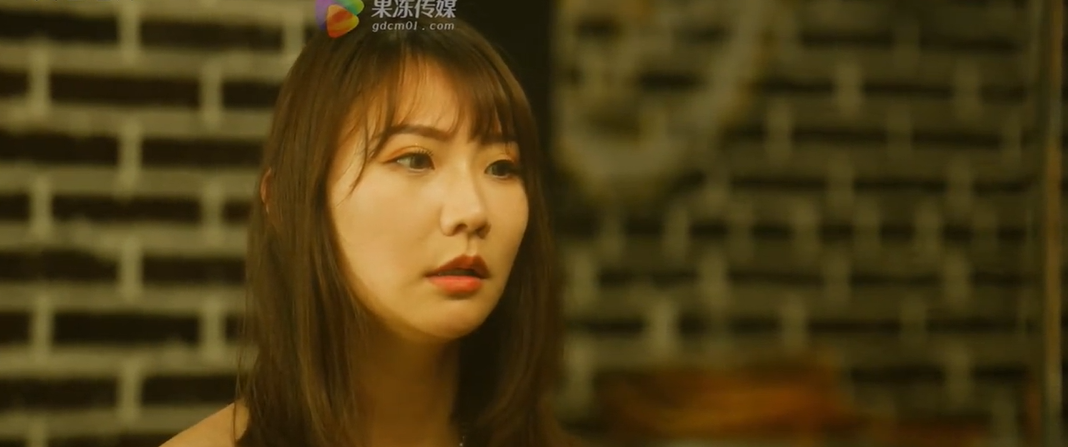 《孤注一掷》被翻拍成人版本~果然这些传媒才是紧跟热点啊。