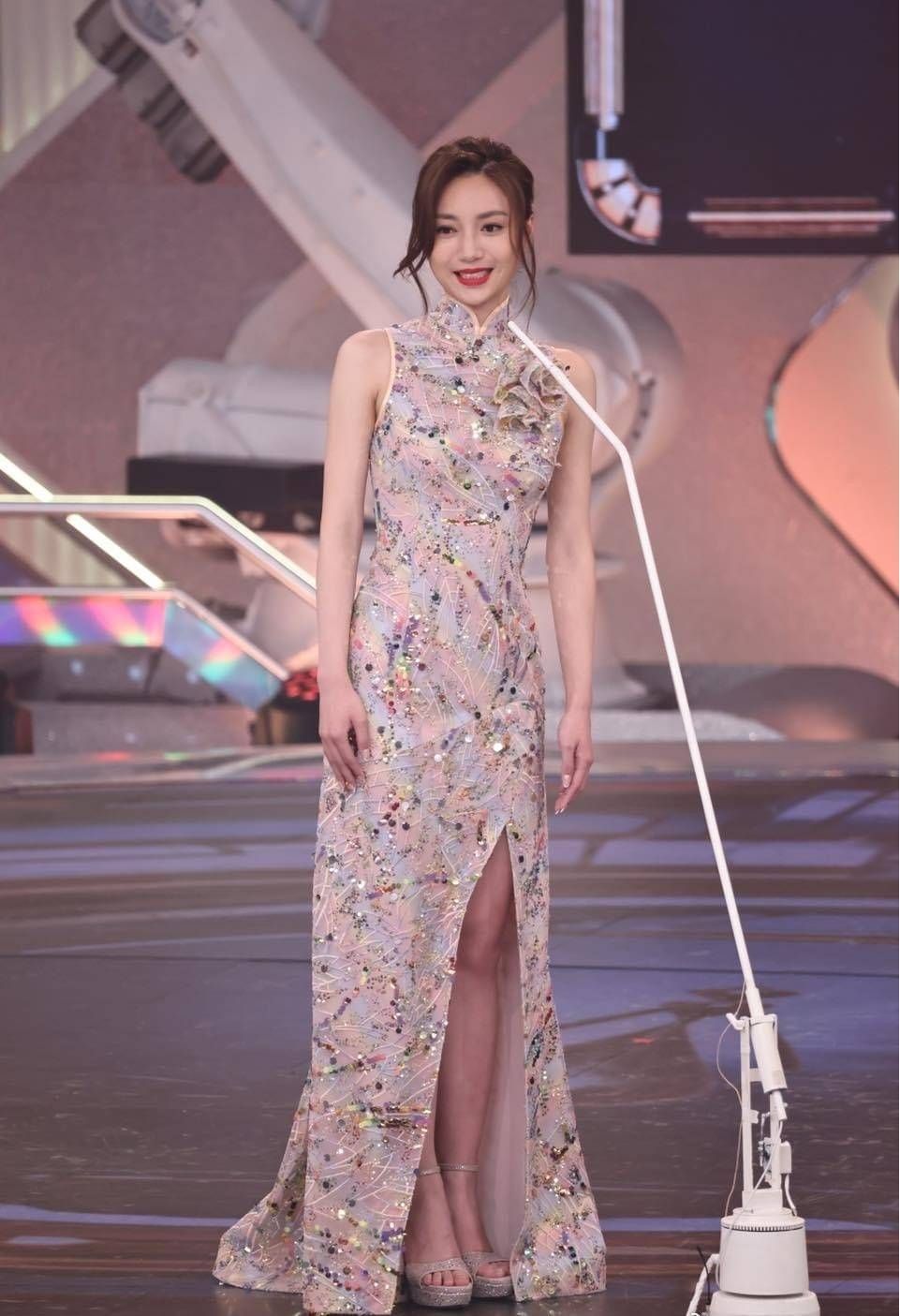 江苏女生获2023香港小姐亚军 颜值人气均力压冠军