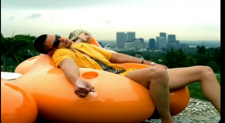 盘点欧美那些堪比AV的MV