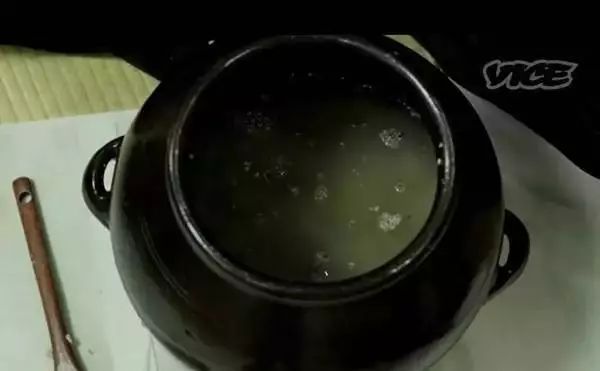 她为了吃口“屎”，专门跑到了韩国