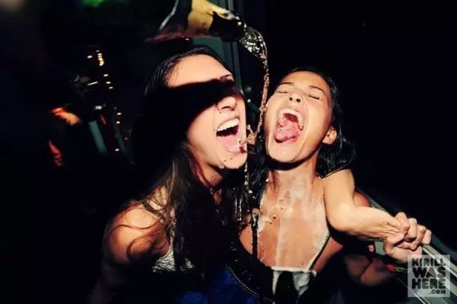 她为了吃口“屎”，专门跑到了韩国