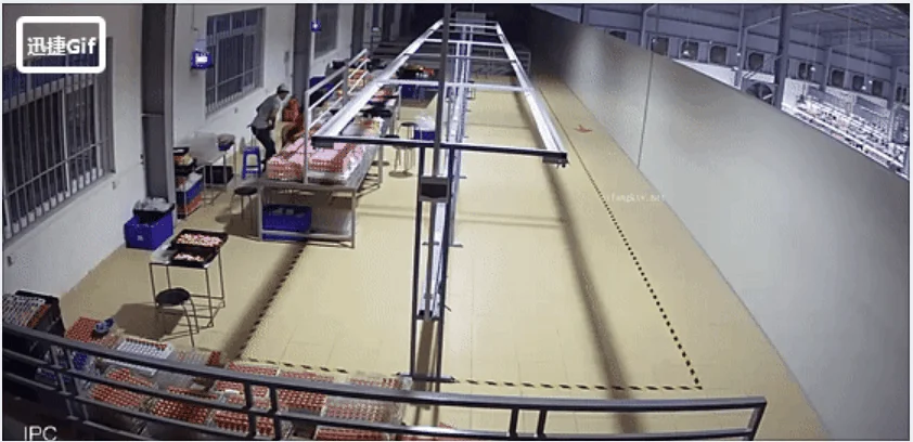 某工厂流水线主管潜规则女工内射后一本正经装作检查工作幸亏主管是秒射男不然被发现了