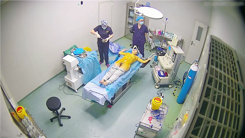 医疗美容中心破解偷窥做全身抽脂的少妇⭐过程感觉挺吓人的