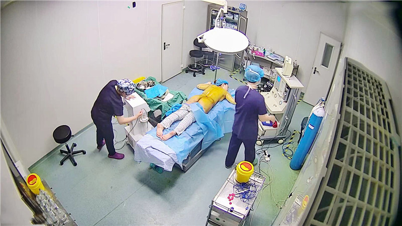 医疗美容中心破解偷窥做全身抽脂的少妇⭐过程感觉挺吓人的