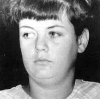 恐怖恋足癖，杀人后切下脚…