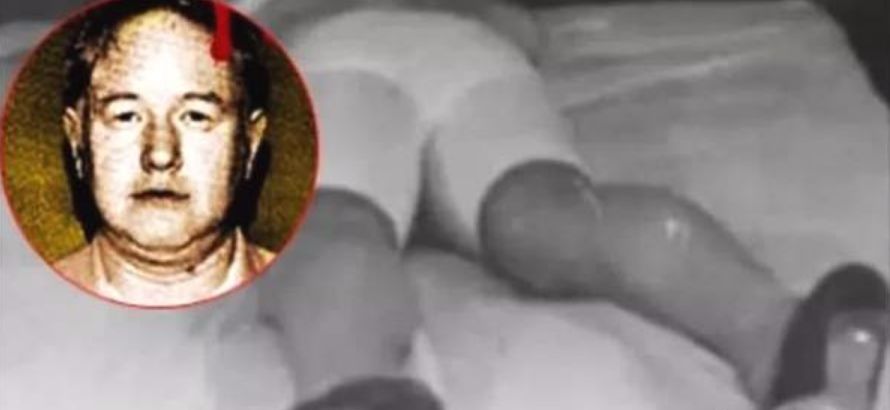 恐怖恋足癖，杀人后切下脚…