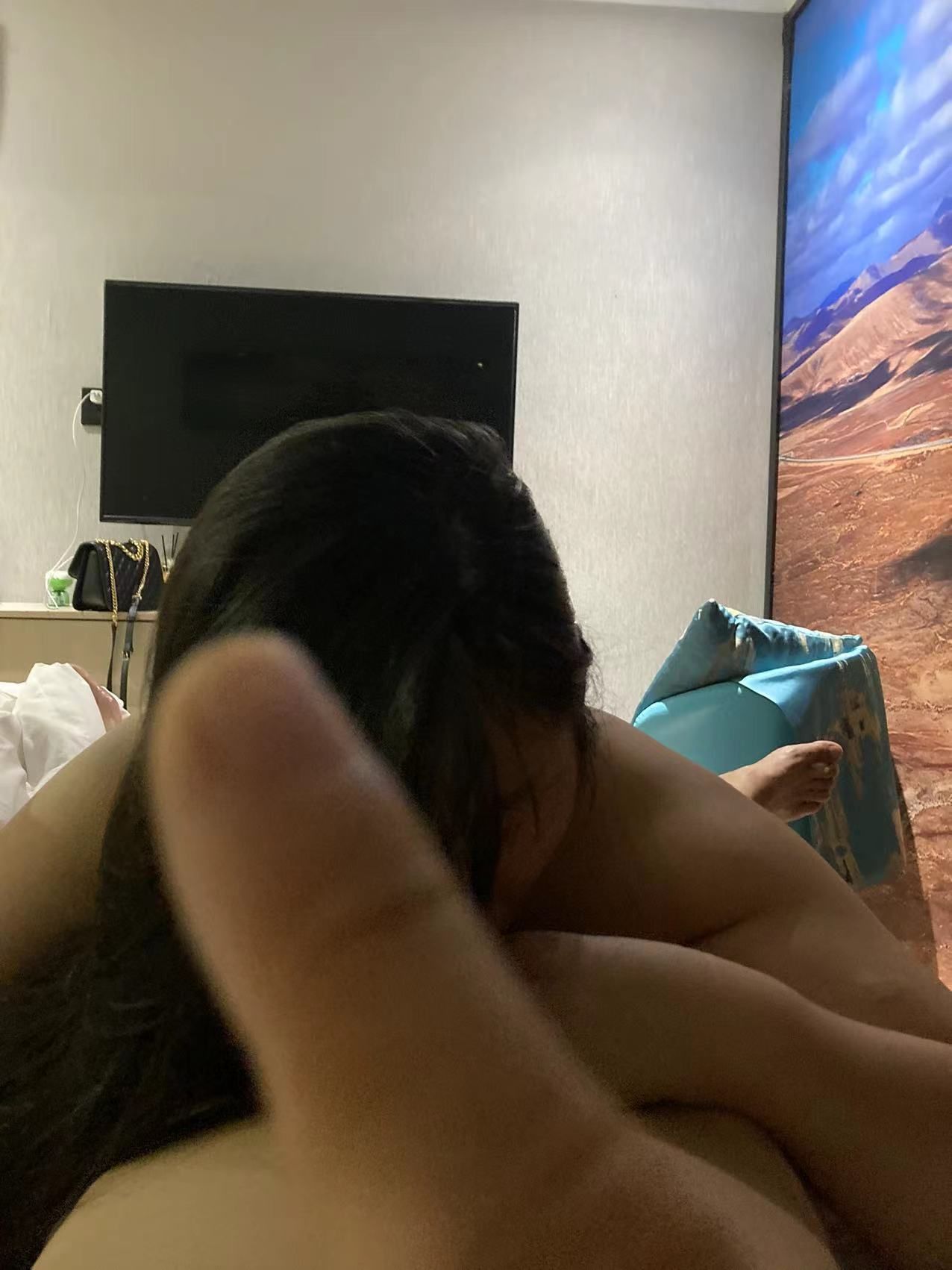 昨晚纯约了个微坦小学老师，大战3次，累成狗，不得不服老。