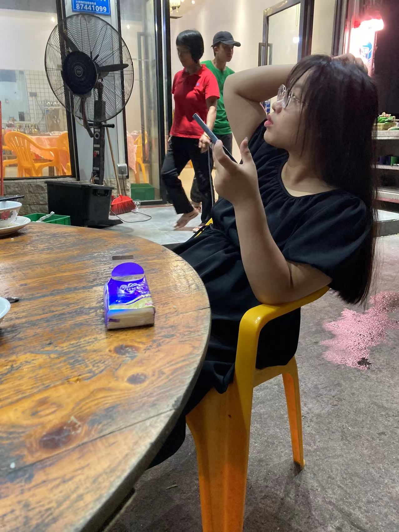 昨晚纯约了个微坦小学老师，大战3次，累成狗，不得不服老。