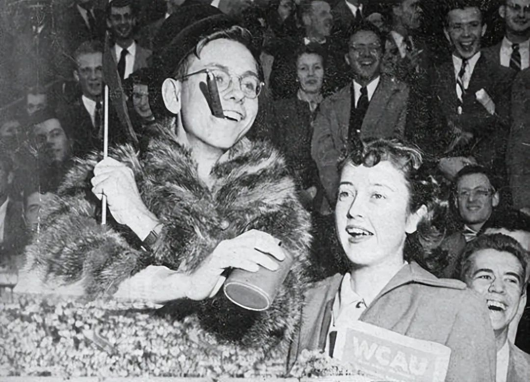 32张难得一见的罕见图片，真实到恐怖，富士山下的东京