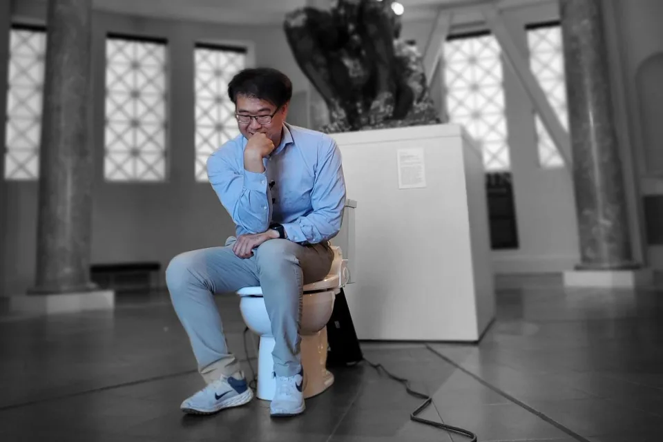 今年搞笑诺贝尔奖太重口：给尸体数鼻毛 用马桶记录肛纹