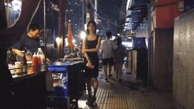 【夜市抓拍】泰国夜市抓拍各路小姐姐❤️不少站街女！猎奇探索，看看国外的夜生活！