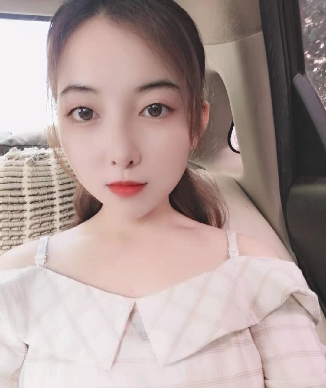 福州超反差初中女老S家中和光头情人啪啪流出