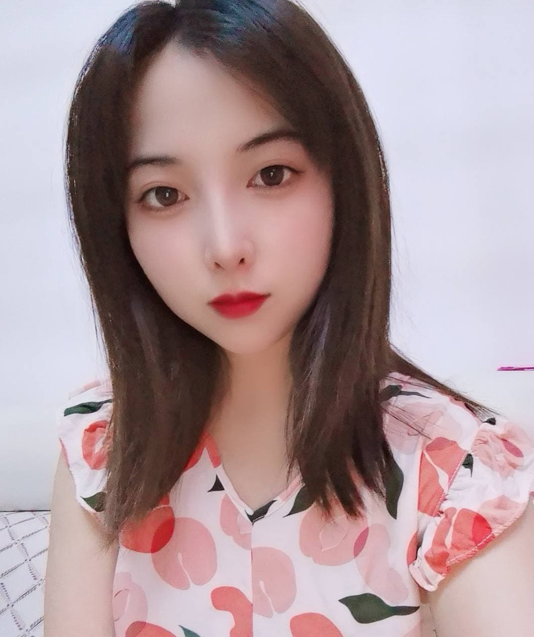 福州超反差初中女老S家中和光头情人啪啪流出