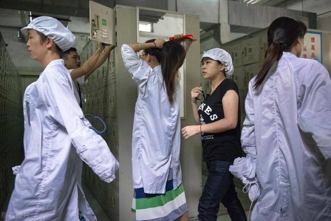 B面人生：过于早熟的表妹，和她的四个男人