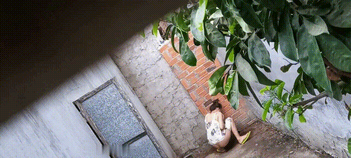 多场景偷拍厕所野外偷拍啪啪撒尿 超刺激！