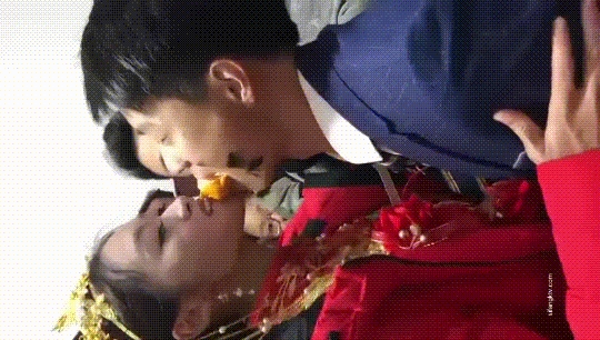 【经典婚闹】新婚闹洞房 恶搞新娘、伴娘 花样多玩的疯