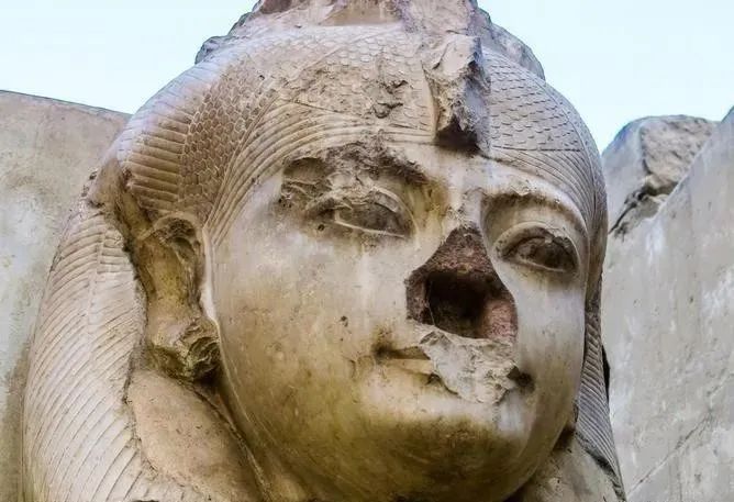 为什么这么多古埃及雕像都没有鼻子？是巧合还是有意为之？