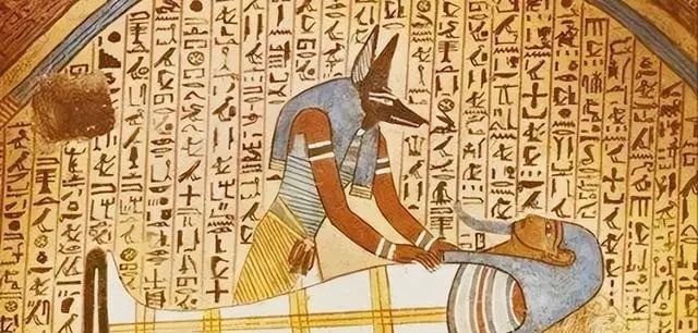 为什么这么多古埃及雕像都没有鼻子？是巧合还是有意为之？