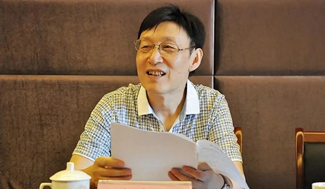 川音“淫魔”校长，88名女音乐教师，霸占87人！细节揭露，网友：太猥琐！