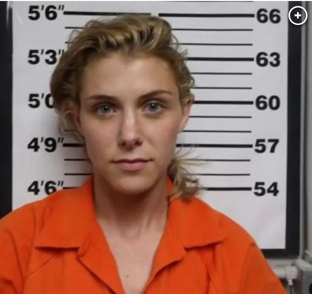 我老公不在家,来玩吧!24岁女老师向16岁男生发裸照