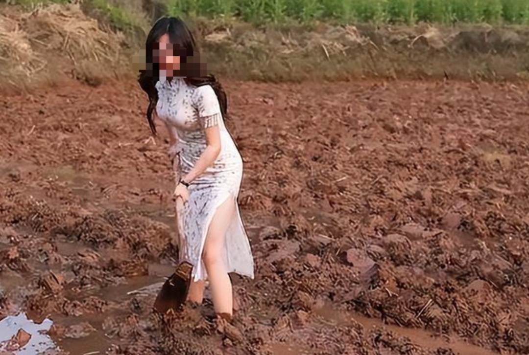 抖阴上的黑丝农村媛，求你们别再用“骚风妖气”勾搭老大爷了