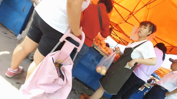 北京地铁商圈CD系列 夏日都是清凉裙装抄底真方便