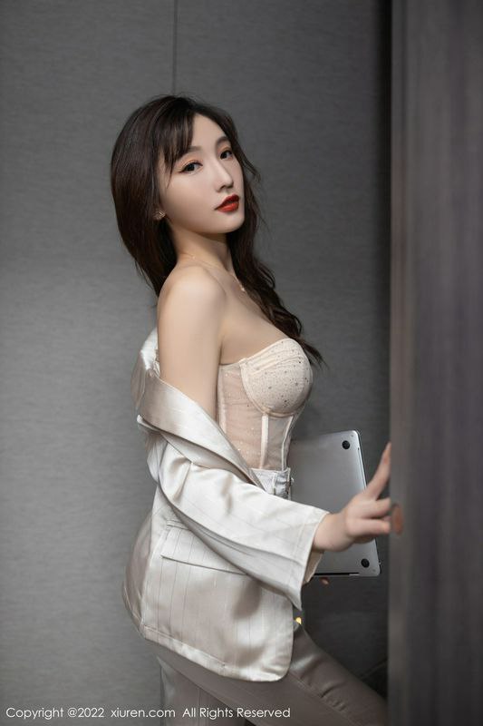 小蜜和色老头-【2023年11月最新】